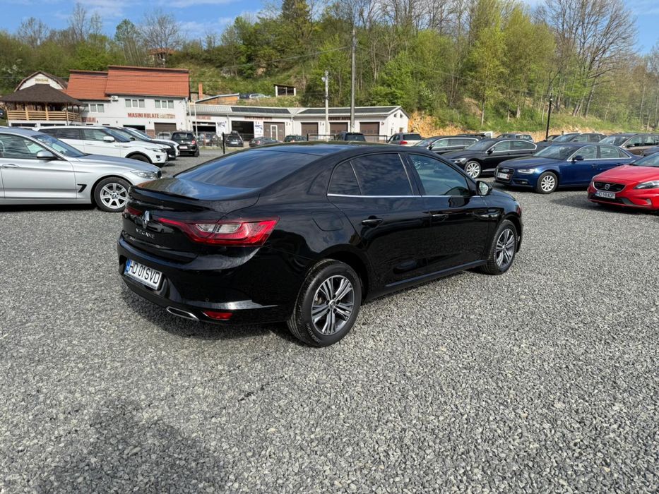 RENAULT Megane 2023 — imagine 4