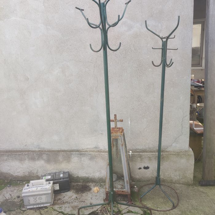 Vând cuier din fier