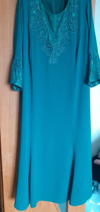 Женские вечерние платья