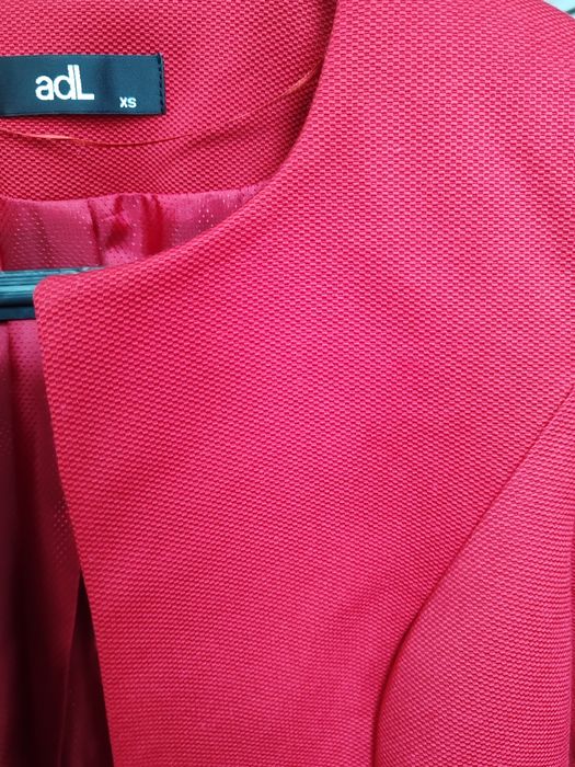 Дамско късо сако