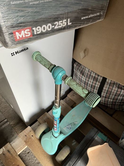 Продаю детский самокат для девочки