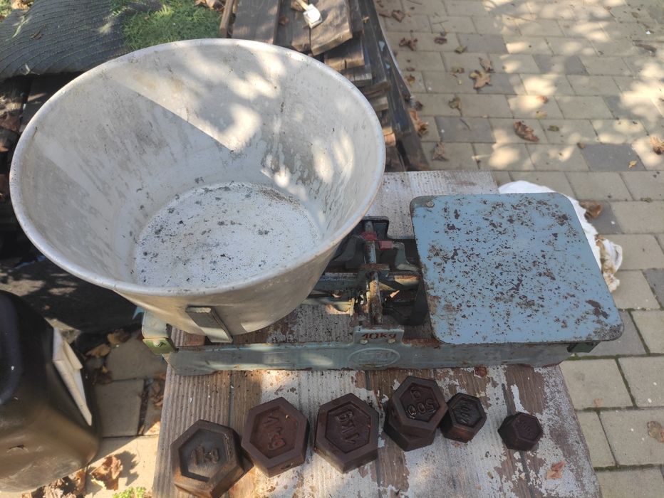 Cântar cu greutăți,pietre