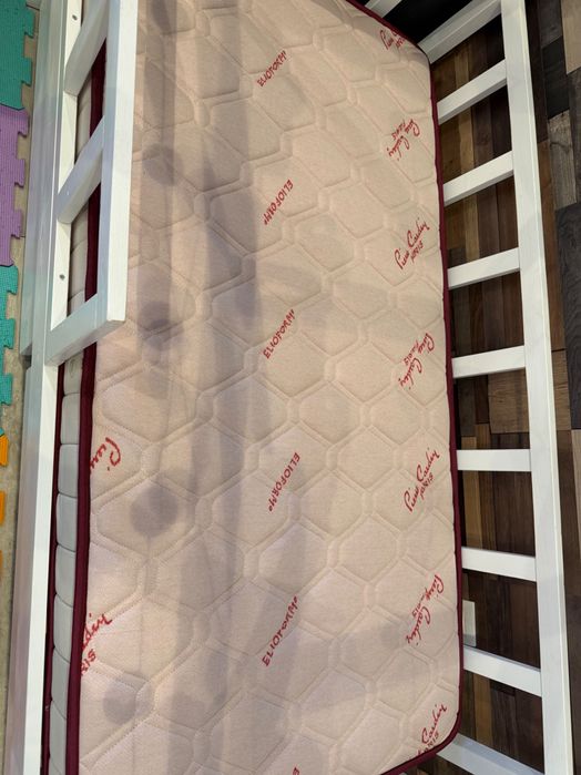 Детско легло-къщичка