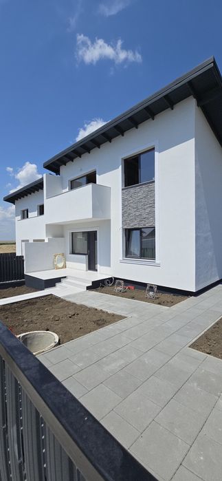 Apartament gradina , 3 sau 5 camere, compartimentare si pe doua etaje