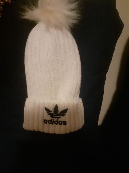 Caciula Adidas Nou