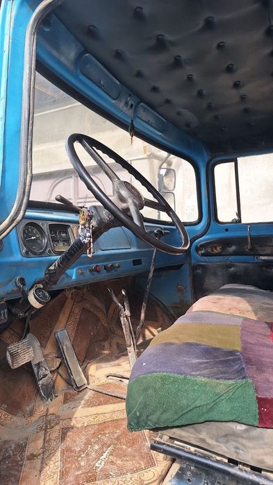 Zil sotiladi samasval