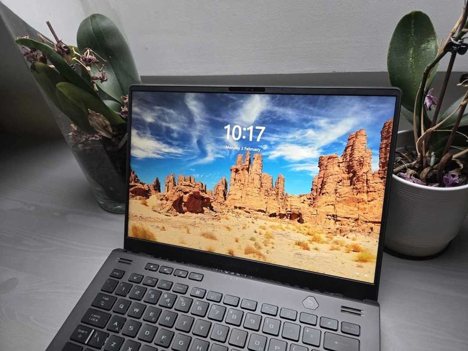 Геймърски лаптоп Asus Rog Zephyrus G14 2023, R7, 4060 RTX, 48GB Ram