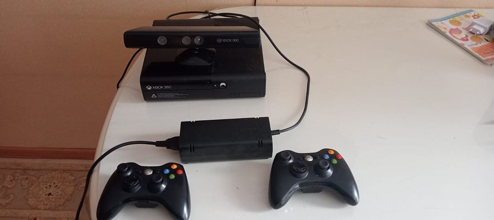 Продам игровую консоль Xbox