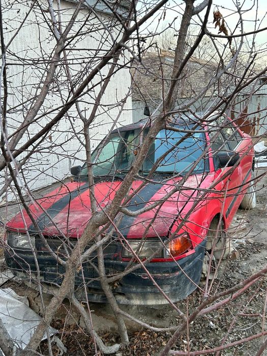 Продам машину Мазду 323 седан