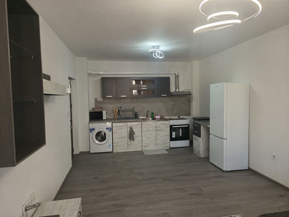 Дава се под наем Двустаен апартамент в Пловдив, Прослав - 70 кв.м за 438.6 € - Снимка #1