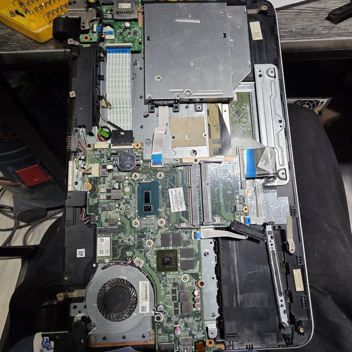 Ноутбук на запчасти, hp i7 nvidia