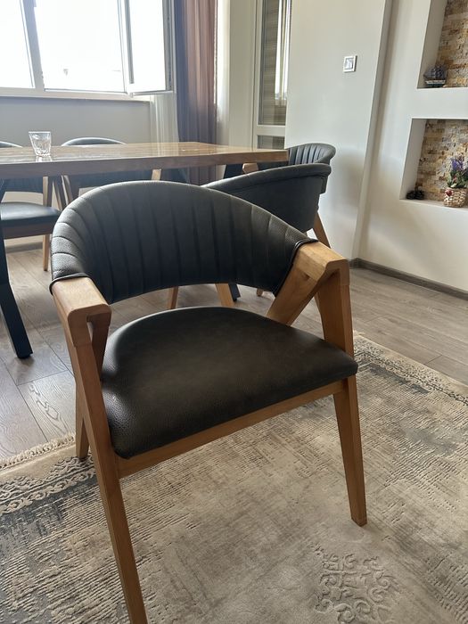 Дървени Масивни столове