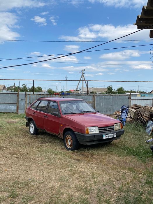 Продам машину ваз 2109