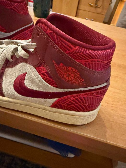 Юношески високи маратонки Nike - 38 номер , 24см стелка
