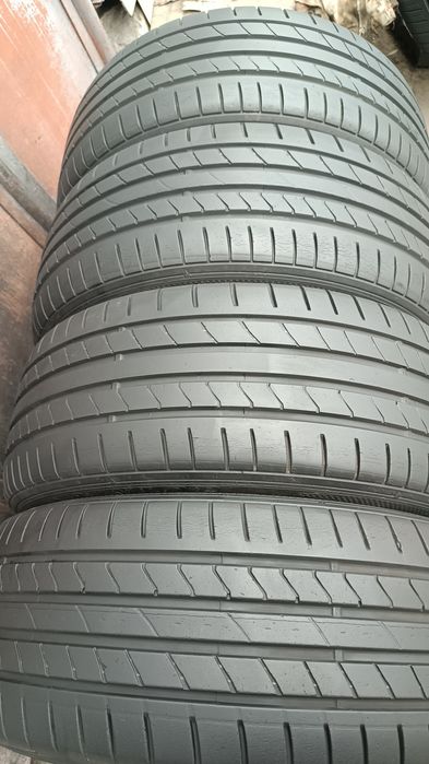 225/45/17 Dunlop