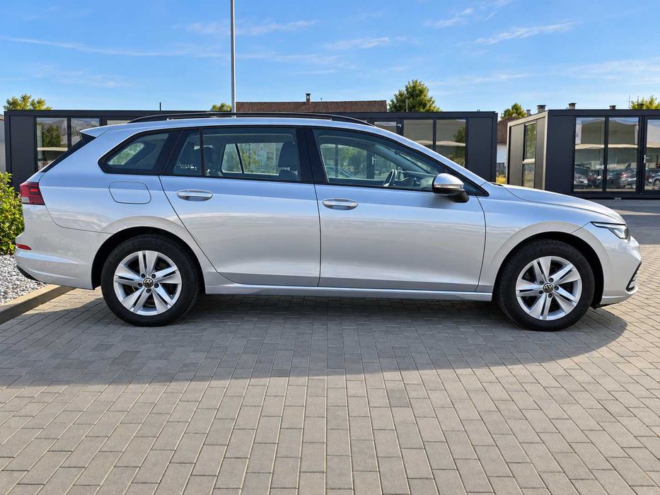 Volkswagen Golf VIII Variant Life 2.0 TDI 115 CP – 2022 – Digital Cockpit Pro – Discover Media – LED – Business Premium - TVA Deductibil