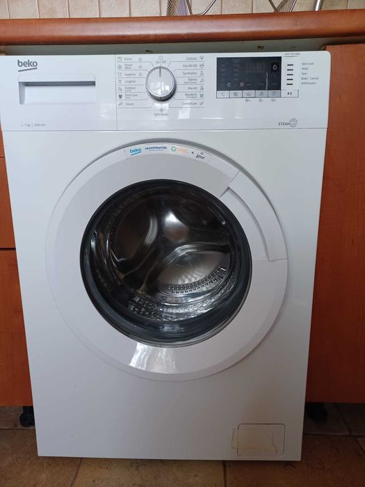 Mașină de spălat Beko WUE7512XWW, 7kg, 1000rpm, SteamCure – 5 ani vechime, funcțională