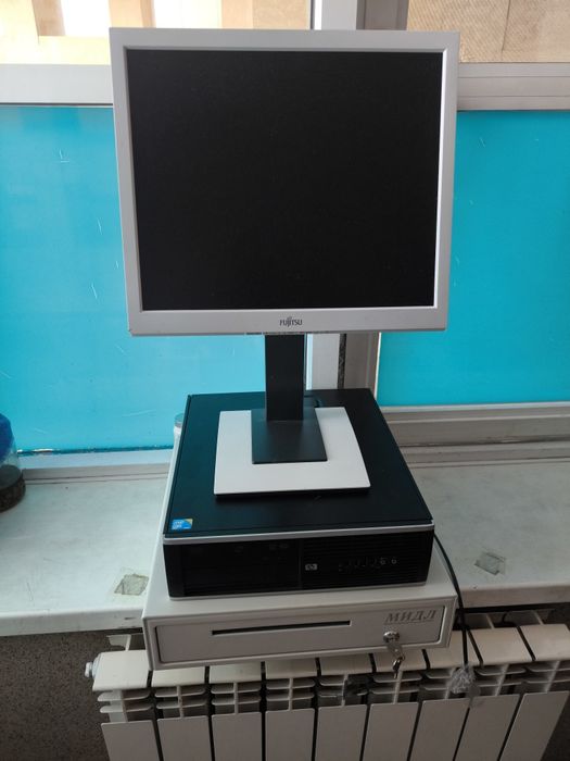 Денежный ящик и компьютер в комплекте