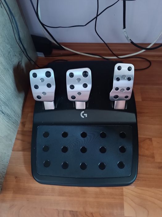 Vând sat complet Logitech racing g923