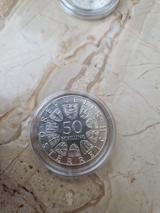 Сребърни монети UNC