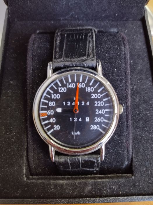 Часы Мерседес 124