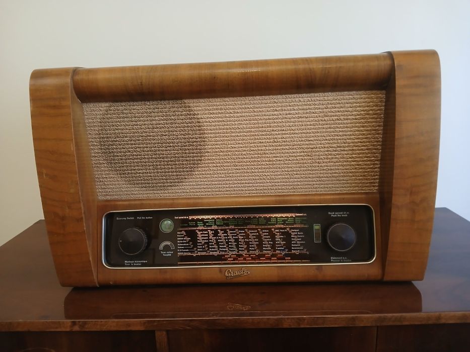 Vand radio cu lămpi Graetz Super 155WE Export,an 1952.