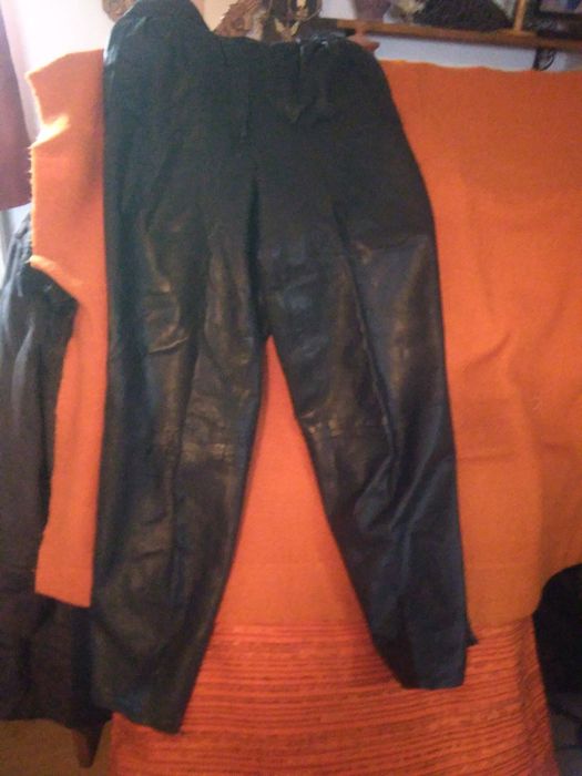 Pantaloni de piele naturala fina