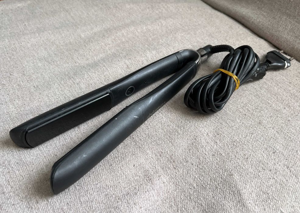 Placă de păr GHD Platinum Plus defectă, LED roșu, nu mai pornește