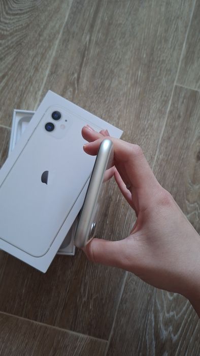 Продам айфон 11, в ремонте не был