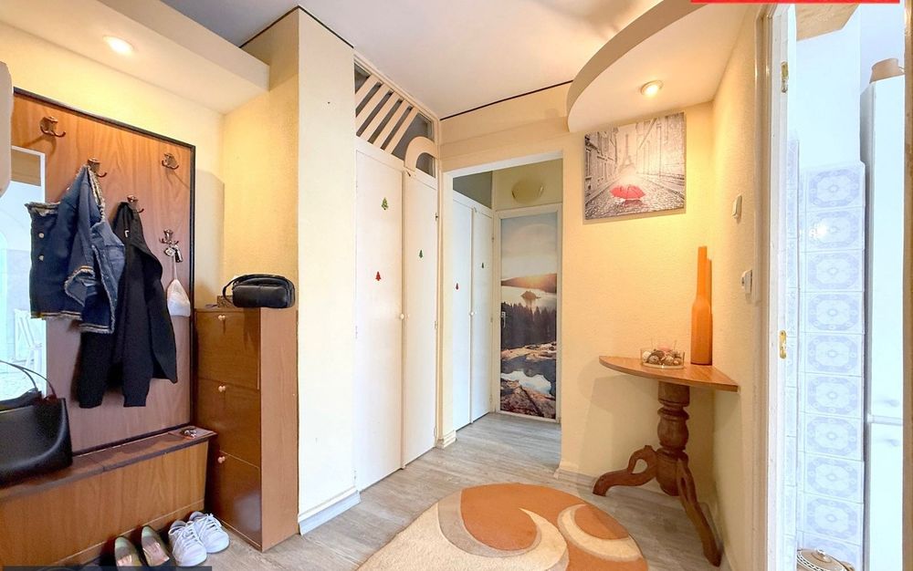 Închiriez apartament 2 camere micro17 1500Ron