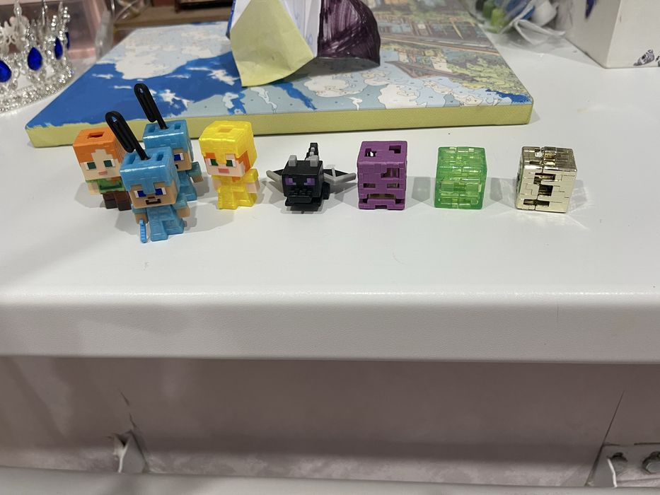 Продам фигурки киндер джой маинкрафт