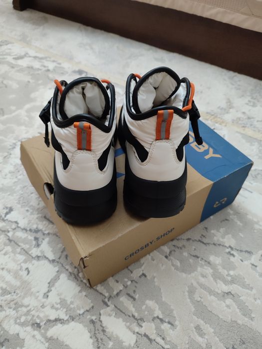 Ботинки зимние  38 размер