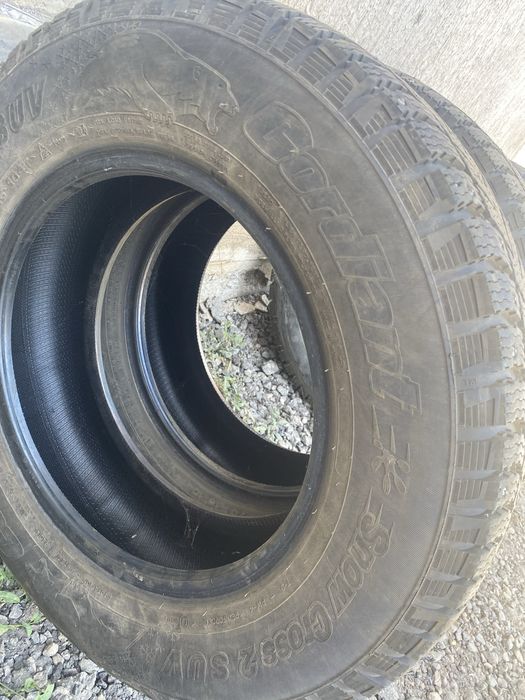 Шины зимние 215/70R16