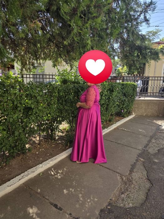 Vand rochie ocazie.