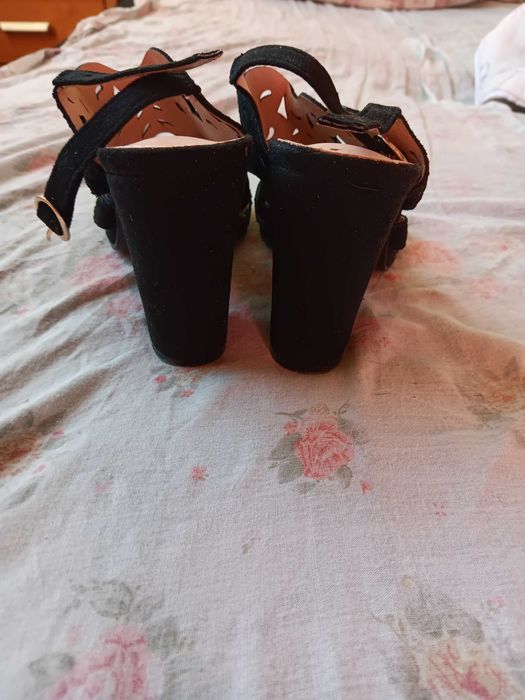 Дамски официялни сандали