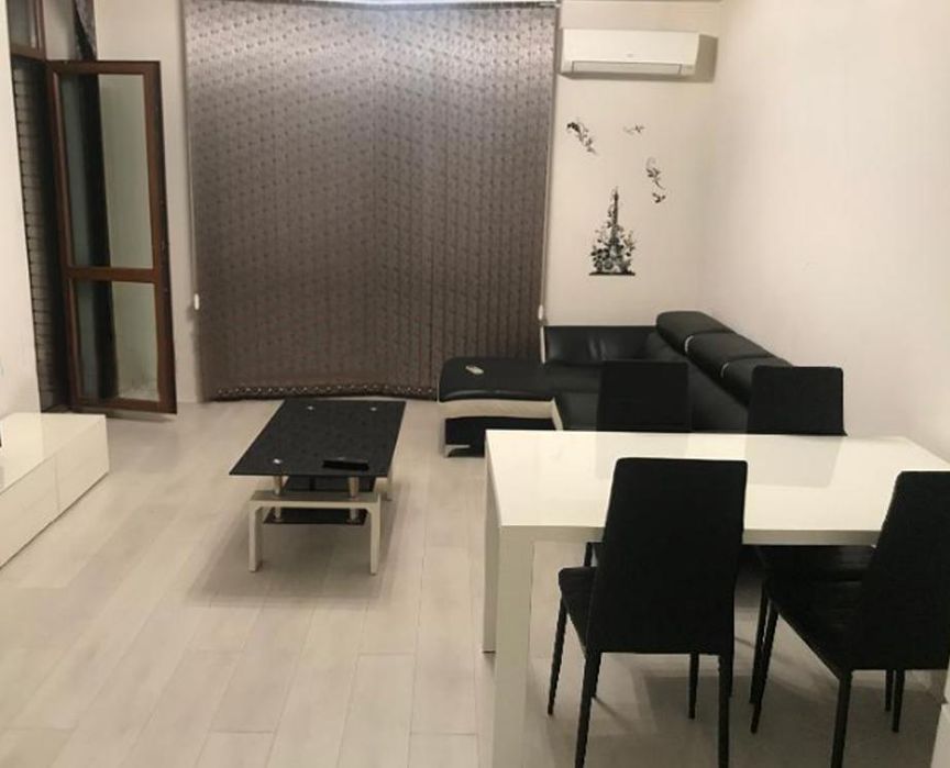 Дава се под наем Двустаен апартамент в Пловдив, Кършияка - 60 кв.м за 562 € - Снимка #1