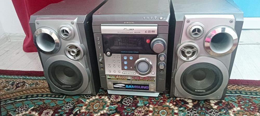 Продаю музыкальный центр Samsung