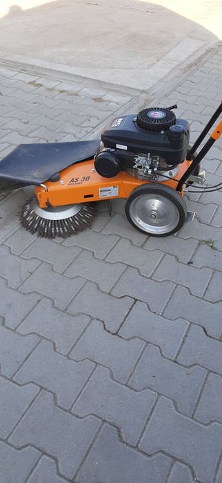 Masina     curățat   pavaje