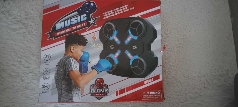 Aparat muzical de box