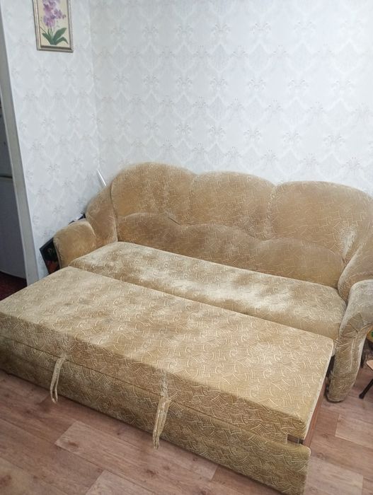 Продам диван 2м.
