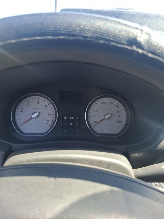Dacia Logan 1.6 16 V 2011 година 105 к.с на части