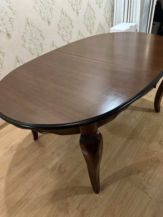 Продаю стол дубовый (малайзия)