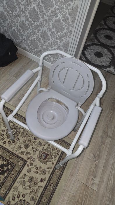 Унитаз для взрослых. Алматы