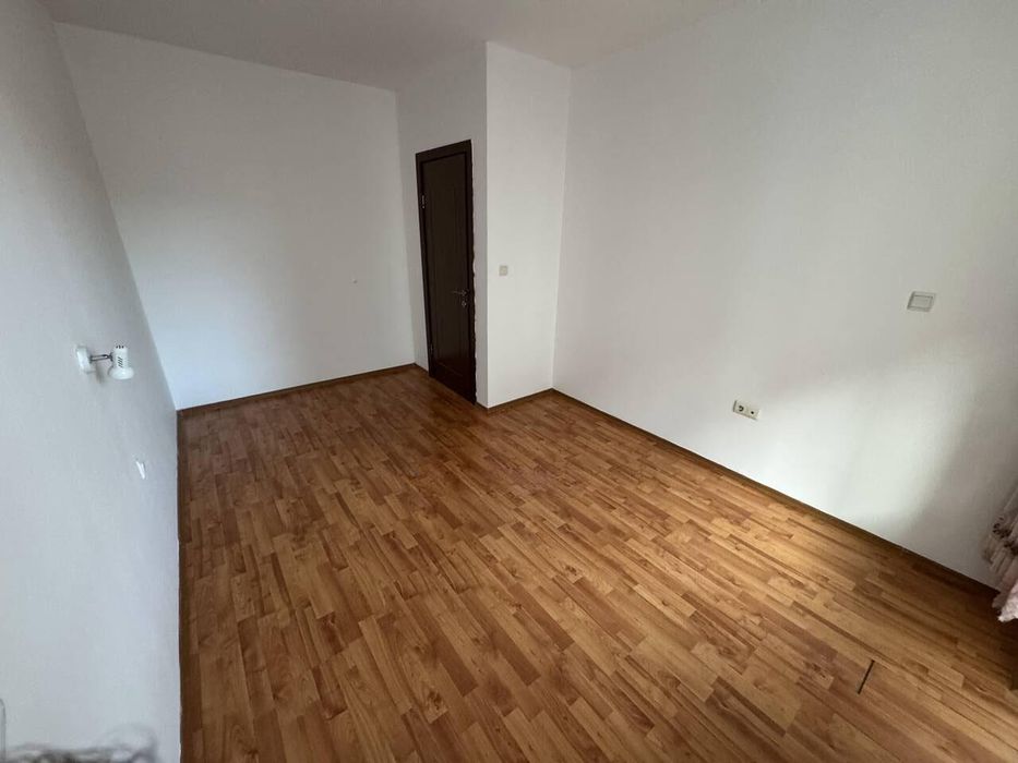 Дава се под наем Тристаен апартамент в Бургас, Възраждане - 75 кв.м за 398.82 € - Снимка #2