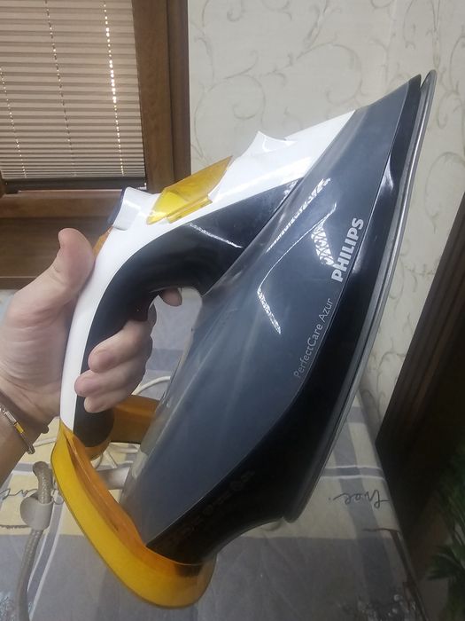 Продаю утюг Philips