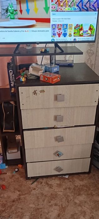 Продам комод и тумбочки