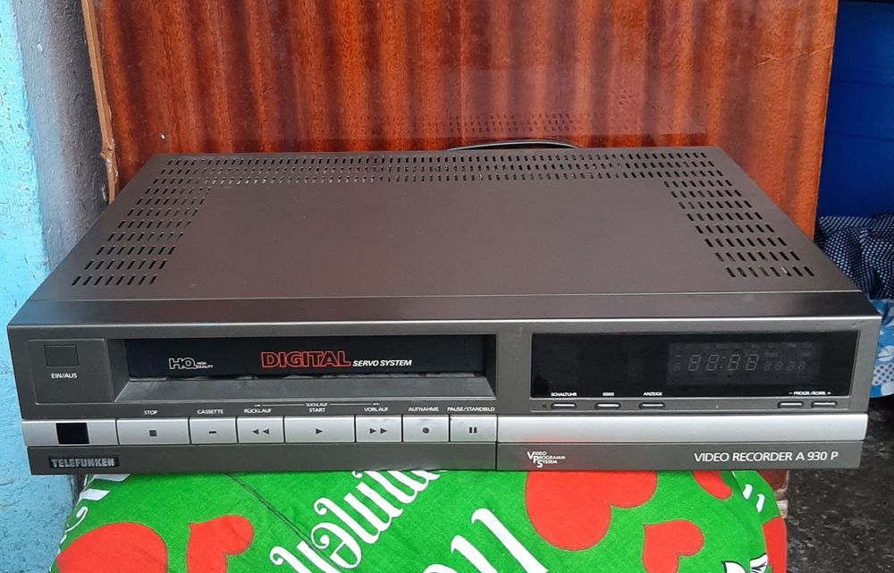 Vând videorecorder telefunken în stare bună