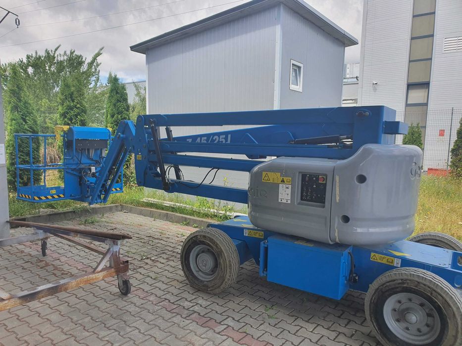 Inchirieri  nacele constructi si telehander ,manitou,
