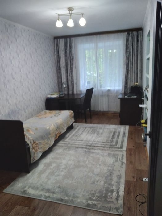 Продаю 4-комн квартиру