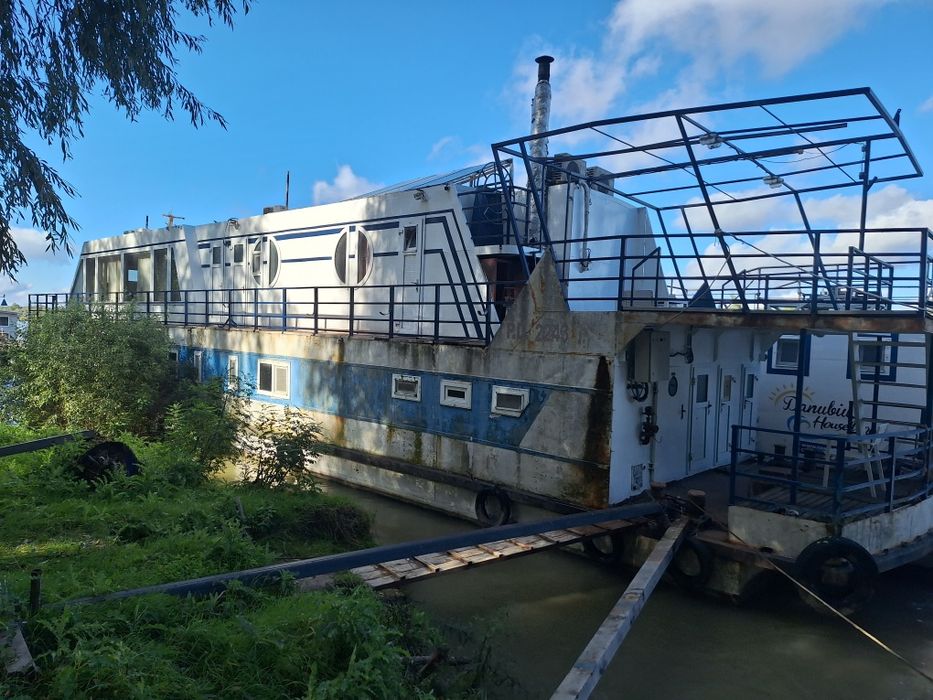 Vand ponton dormitor_hotel plutitor.